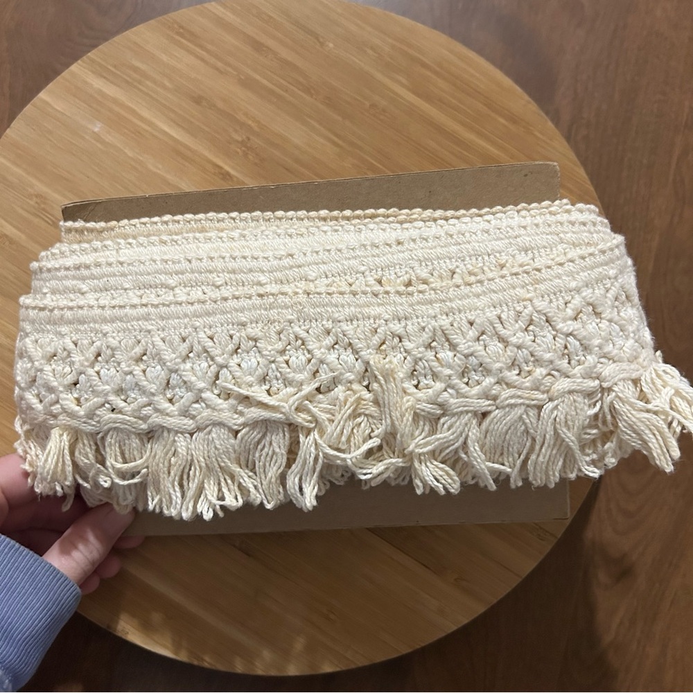 Vintage bedspread/curtainpillow fringe - Picture 4 of 4